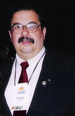 FotoOtoniel2.jpg (16301 bytes)